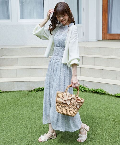 MAJESTIC LEGON（マジェスティックレゴン）の「フラワーボタンUVカットカーディガン（カーディガン/ボレロ・レディース・ライトグリーン/ピンク/ブラック/ライトブルー/オフホワイト・MEDIUM）」の18枚目の写真