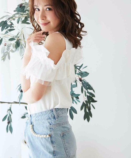M y u（ミュー）の「フリル×チュール オープンショルダー TOPS（Tシャツ/カットソー・レディース・ブラック/ホワイト・SM/ML）」の10枚目の写真