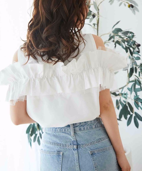 M y u（ミュー）の「フリル×チュール オープンショルダー TOPS（Tシャツ/カットソー・レディース・ブラック/ホワイト・SM/ML）」の5枚目の写真