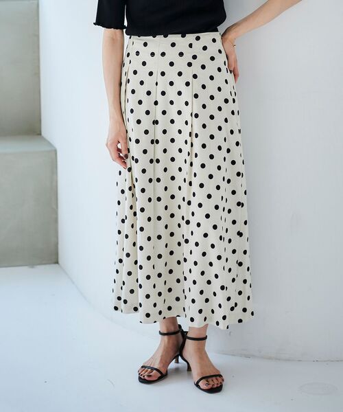 新品未使用♡ le.coeurblanc ルクールブラン　フロントドットスカート セール】《手洗い可能》ドットフロントタックロングスカート