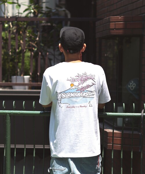 BEAMS JAPAN(ビームス ジャパン)の「〈UNISEX〉BEAMS JAPAN / 別注 富士山 Tシャツ(Tシャツ/カットソー・メンズ・ホワイト・LARGE/X-LARGE/MEDIUM/SMALL)」の10枚目の写真
