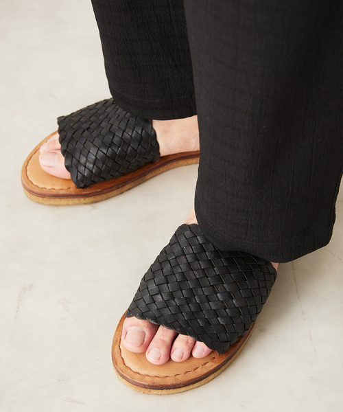 JOURNAL STANDARD relume（ジャーナルスタンダード　レリューム）の「MOHINDERS / モヒンダーズ WOVEN LEATHER SANDALS（サンダル・メンズ・ブラック/ベージュ・90/100/110）」の4枚目の写真