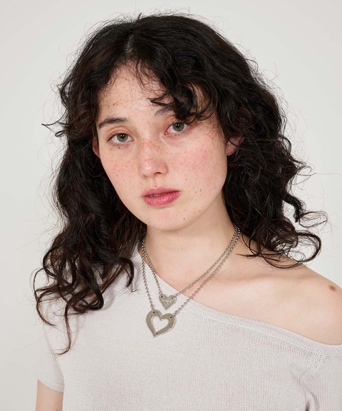 TINA：JOJUN（ティーナジョジュン）の「ハート ペアネックレス TINA：JOJUN（ネックレス・レディース・シルバー・フリー）」の4枚目の写真