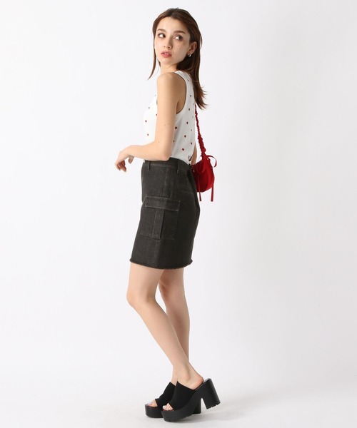 FOREVER 21（フォーエバー トゥエンティーワン）の「【2024SS】カーゴミニデニムスカート（デニムスカート・レディース・ブラック/ブルー・SMALL/MEDIUM）」の7枚目の写真