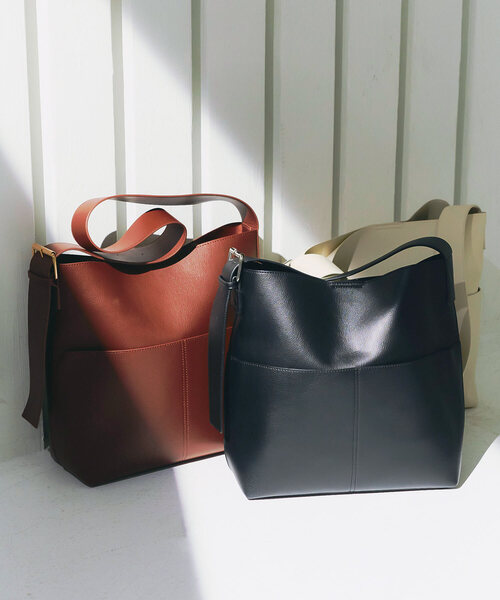 KOBE LETTUCE(コウベレタス)の「軽量ワンベルトバッグ(ショルダーバッグ・レディース・アイボリー/ブラック/ブラウン・F)」の3枚目の写真