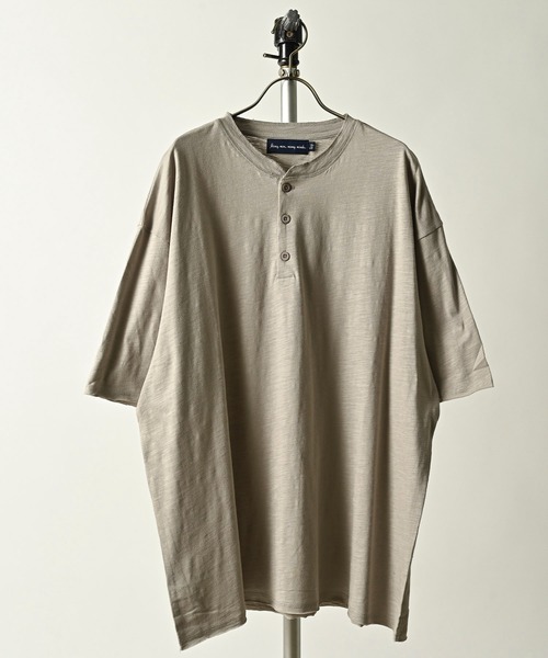 many men many mind（メニーメンメニーマインド）の「many men many mind /スラブ天竺ヘンリーTEE（Tシャツ/カットソー・メンズ・ホワイト/グレー/チャコールグレー・LARGE/MEDIUM）」の3枚目の写真