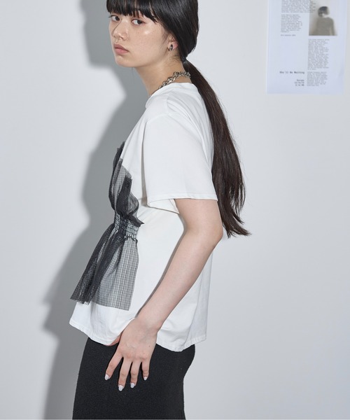 THE YOn(ザヨン)の「チュールビスチェレイヤードTシャツ(Tシャツ/カットソー・レディース・ホワイト/ベージュ/ブラック・FREE)」の5枚目の写真