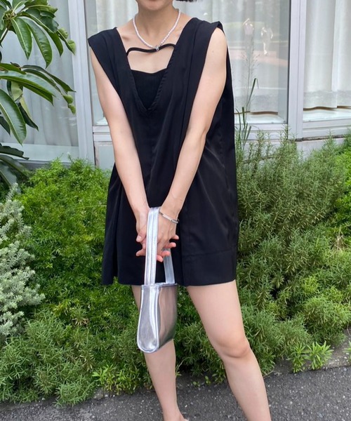 mebole(メボレ)の「Vネックノースリーブ2wayミニワンピ(ワンピース・レディース・ホワイト/ブラック・FREE)」の19枚目の写真