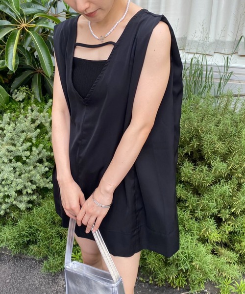 mebole(メボレ)の「Vネックノースリーブ2wayミニワンピ(ワンピース・レディース・ホワイト/ブラック・FREE)」の6枚目の写真