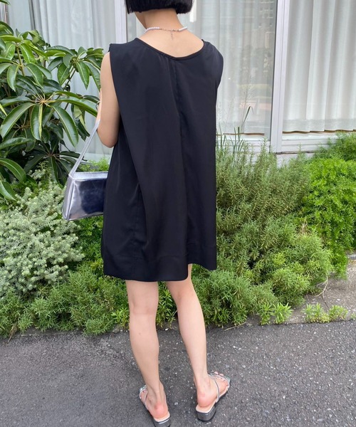 mebole(メボレ)の「Vネックノースリーブ2wayミニワンピ(ワンピース・レディース・ホワイト/ブラック・FREE)」の11枚目の写真