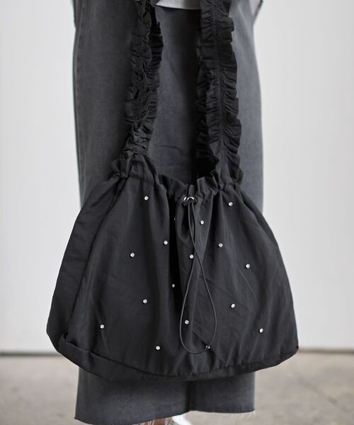 rps(アールピーエス)の「ナイロンアソートフリルBAG(ショルダーバッグ・レディース・アイボリー/ホワイト系その他4/ブラック系その他2/ブラック系その他3/ブラック・フリー)」の13枚目の写真