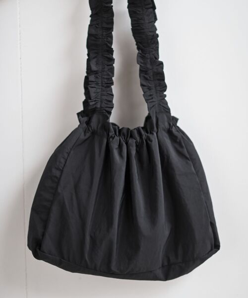 rps(アールピーエス)の「ナイロンアソートフリルBAG(ショルダーバッグ・レディース・アイボリー/ホワイト系その他4/ブラック系その他2/ブラック系その他3/ブラック・フリー)」の15枚目の写真