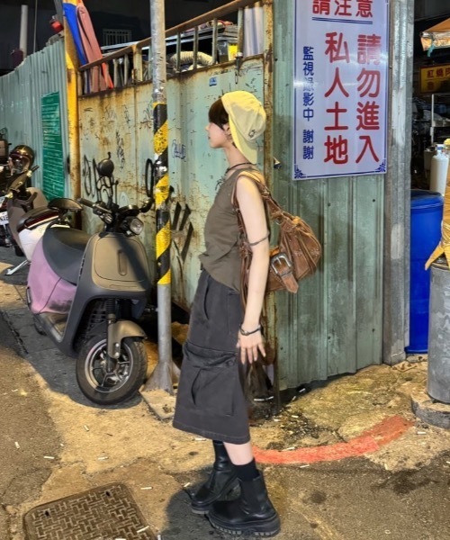 WudgeBoy（ワッジボーイ）の「Denim half cargo pants（その他パンツ・レディース・ブラック/ブルー・MEDIUM/LARGE）」の9枚目の写真