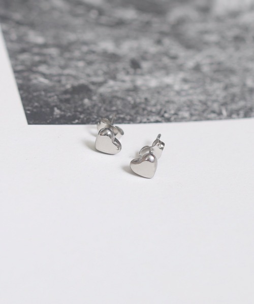 Peony（ピオニー）の「【Peony/ピオニー】/サージカルステンレス　メタルハートミニピアス（ピアス（両耳用）・レディース・ゴールド/ピンクゴールド/シルバー・FREE）」の4枚目の写真