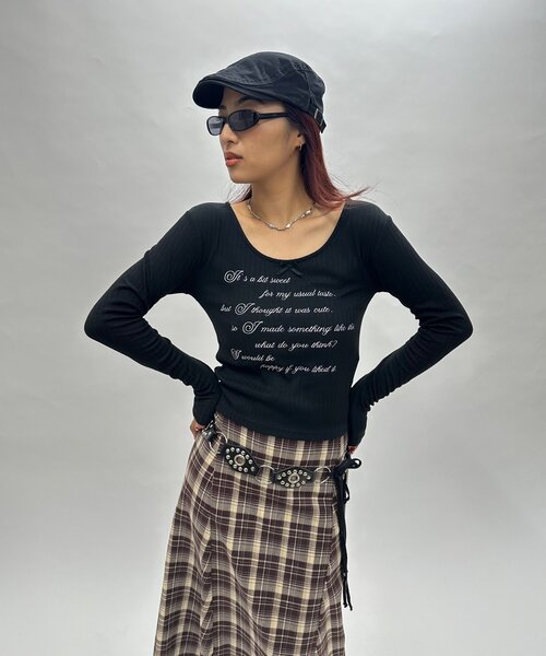 WHO'S WHO gallery(フーズフーギャラリー)の「メッセージリボンリブトップス(Tシャツ/カットソー・レディース・パープル/ピンク/オフホワイト/ブラック・FREE)」の12枚目の写真