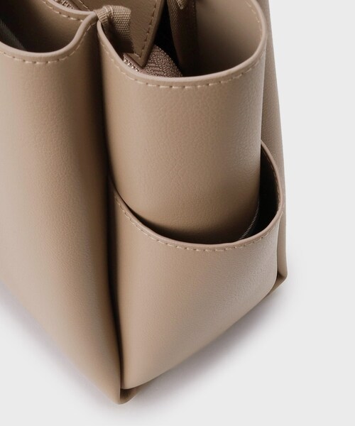 UNTITLED（アンタイトル）の「【A4書類・PC収納可】ライトトート（トートバッグ・レディース・ブラック系5/ブラック/サンドベージュ・99）」の13枚目の写真