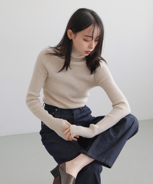 LIAN(リアン)の「指穴タートルネックリブニット(ニット/セーター・レディース・アイボリー/カーキ/チャコールグレー/ベージュ・FREE)」の7枚目の写真