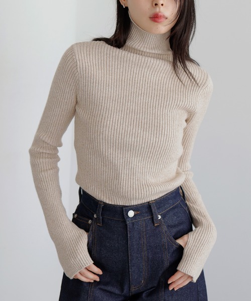 LIAN(リアン)の「指穴タートルネックリブニット(ニット/セーター・レディース・アイボリー/カーキ/チャコールグレー/ベージュ・FREE)」の8枚目の写真