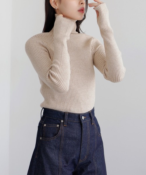 LIAN(リアン)の「指穴タートルネックリブニット(ニット/セーター・レディース・アイボリー/カーキ/チャコールグレー/ベージュ・FREE)」の12枚目の写真
