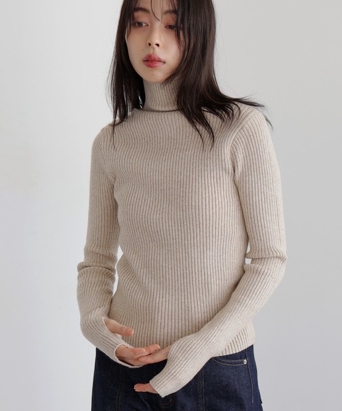 LIAN(リアン)の「指穴タートルネックリブニット(ニット/セーター・レディース・アイボリー/カーキ/チャコールグレー/ベージュ・FREE)」の13枚目の写真