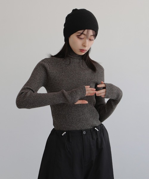 LIAN(リアン)の「指穴タートルネックリブニット(ニット/セーター・レディース・アイボリー/カーキ/チャコールグレー/ベージュ・FREE)」の16枚目の写真