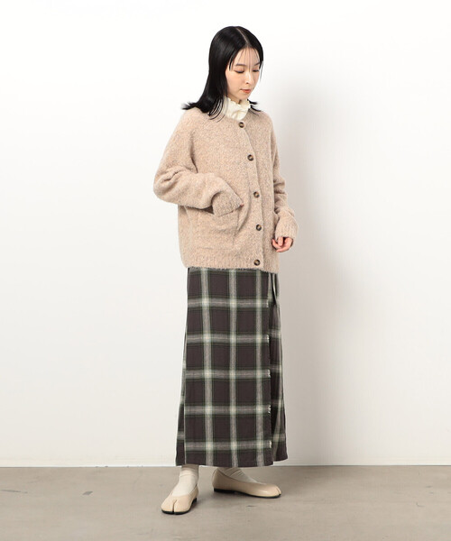 ONIGIRI（オニギリ）の「起毛チェック　巻き風スカート（スカート・レディース・チャコール/ベージュ・LARGE/MEDIUM）」の5枚目の写真