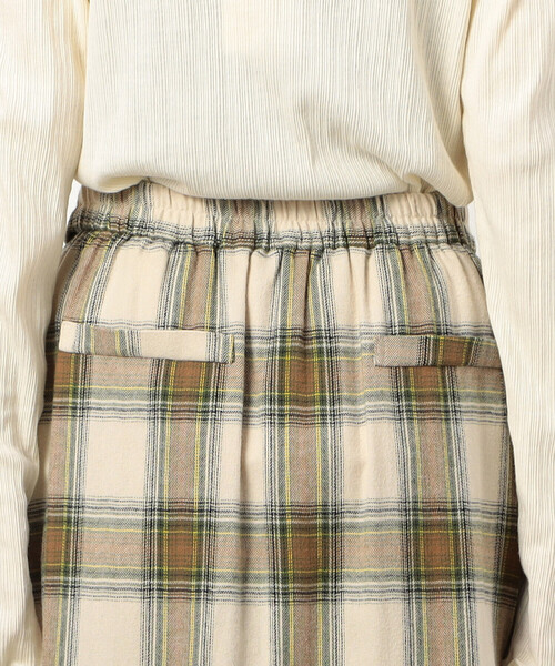 ONIGIRI（オニギリ）の「起毛チェック　巻き風スカート（スカート・レディース・チャコール/ベージュ・LARGE/MEDIUM）」の14枚目の写真