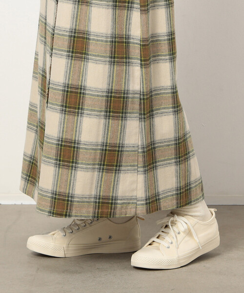 ONIGIRI（オニギリ）の「起毛チェック　巻き風スカート（スカート・レディース・チャコール/ベージュ・LARGE/MEDIUM）」の17枚目の写真