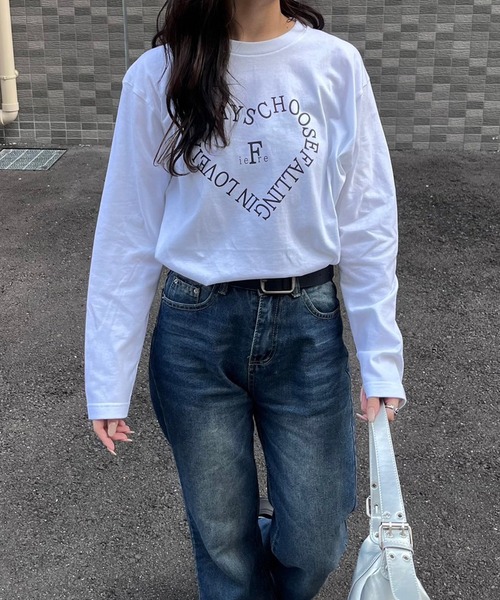 fiere(フィエール)の「ハートテキストデザインロンT/長袖Tシャツ(Tシャツ/カットソー・レディース・ホワイト・MEDIUM)」の1枚目の写真