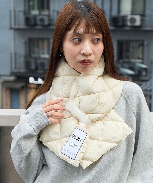 PUBLUX(パブリュクス)の「TAION/タイオン CITY DOWN SCARF/シティ ダウンマフラー 限定展開(マフラー・レディース・ブラック/オフホワイト/ベージュ・ONE SIZE)」の20枚目の写真