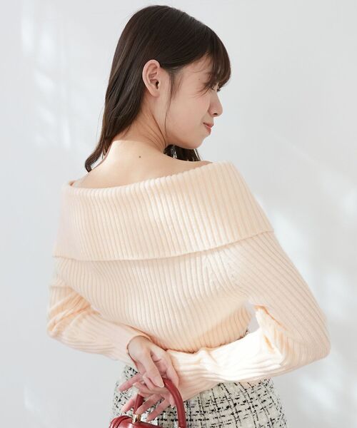 MAJESTIC LEGON（マジェスティックレゴン）の「ビッグカラーボタンオフショルニット（ニット/セーター・レディース・グレー/アイボリー/ピンク・MEDIUM）」の4枚目の写真