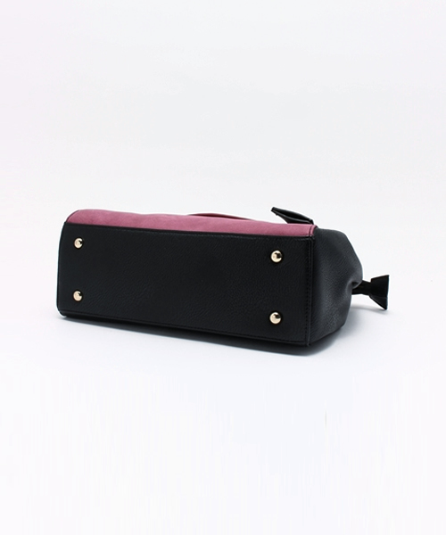 CIAOPANIC(チャオパニック)の「【Ciaopanic】 コンビカラーアオリショルダー(ショルダーバッグ・レディース・ベージュ/ボルドー/ネイビー・FREE)」の11枚目の写真