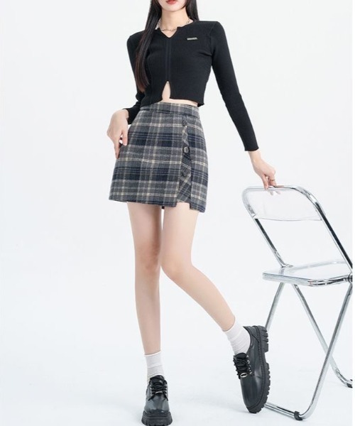 gossip!ロサンゼルス(ゴシップロサンゼルス)の「ウールライク サイドボダンアクセントヴィンテージチェック厚手ミニスカート(インパン付)(秋冬の韓国ファッションフェミニン定番)(スカート・レディース・グレー/ブラウン・M/L/S/XL)」の6枚目の写真