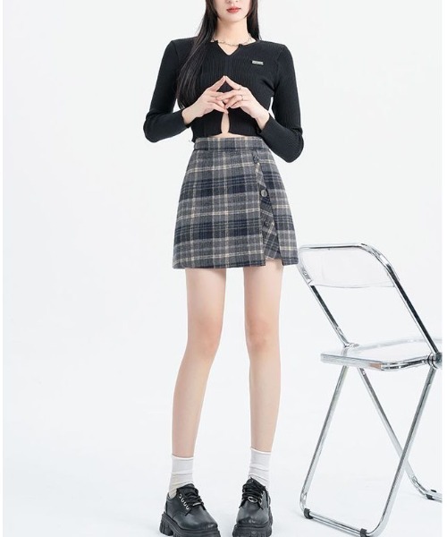 gossip!ロサンゼルス(ゴシップロサンゼルス)の「ウールライク サイドボダンアクセントヴィンテージチェック厚手ミニスカート(インパン付)(秋冬の韓国ファッションフェミニン定番)(スカート・レディース・グレー/ブラウン・M/L/S/XL)」の9枚目の写真