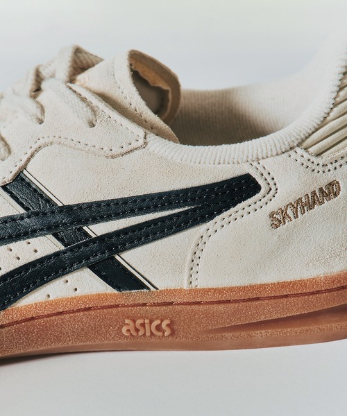 SKYHAND OG ASICS ベージュ スエード スニーカー SKYHAND OG | FEATHER GREY/TAUPE GREY | スポーツスタイル