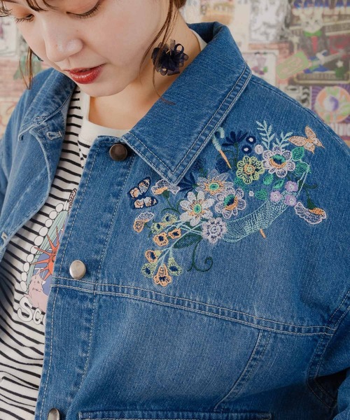 ScoLar（スカラー）の「151601：花蝶ブーケ刺繍 デニムジャケット