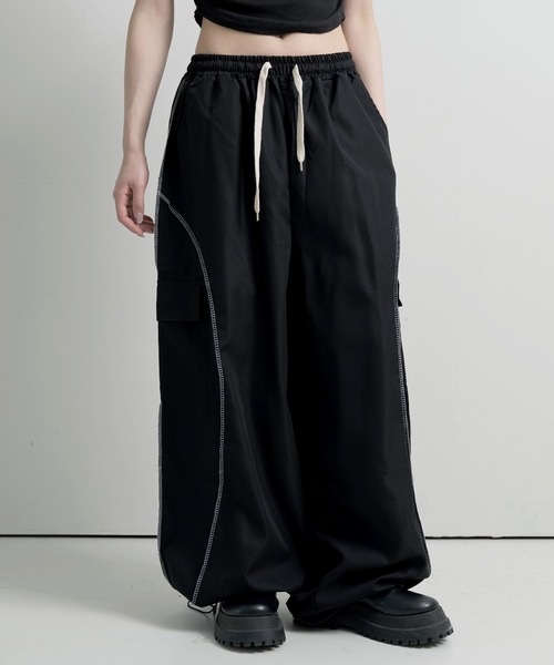 FOLLOWIN(フォロウィン)の「【ウエストゴム&裾ストリングでシルエット調節可能】【UNISEX】ユニークステッチストリングカーゴパンツ(スウェットパンツ・レディース・チャコール/カーキ/ブラック・FREE)」の4枚目の写真