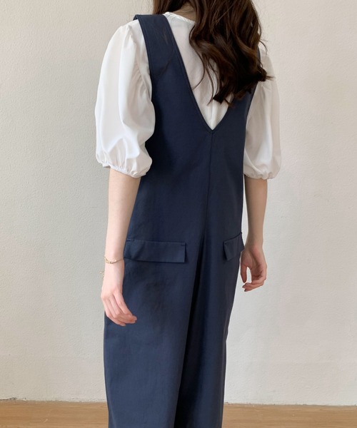 ABITOKYO（アビトーキョー）の「Vネックワイドシルエットオールインワン（つなぎ/オールインワン・レディース・チャコールグレー/ブラック/グレイッシュベージュ/ネイビー・M/L/XL）」の12枚目の写真