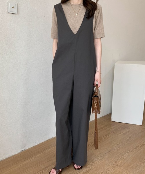 ABITOKYO（アビトーキョー）の「Vネックワイドシルエットオールインワン（つなぎ/オールインワン・レディース・チャコールグレー/ブラック/グレイッシュベージュ/ネイビー・M/L/XL）」の18枚目の写真