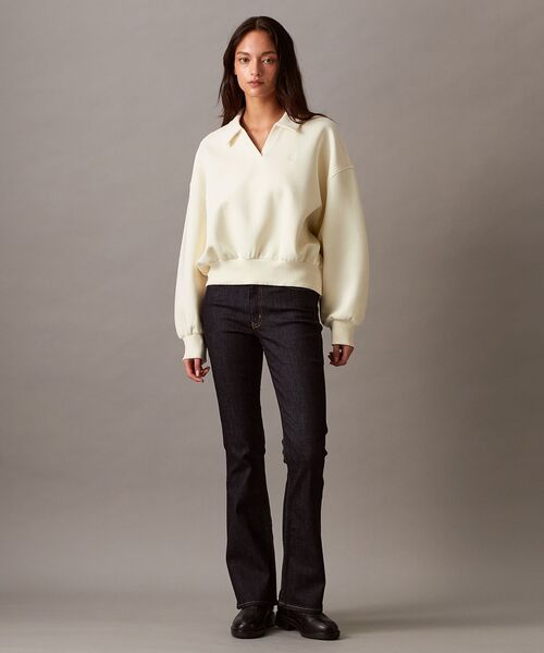 Calvin Klein（カルバン・クライン）の「スキッパーネック リラックスド プルオーバー（ポロシャツ・レディース・アイボリー・XS/S/M）」の2枚目の写真