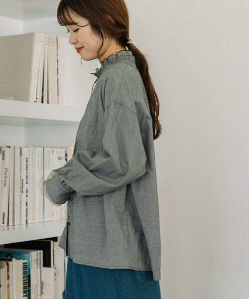 POU DOU DOU(プードゥドゥ)の「フリル襟ブラウス(シャツ/ブラウス・レディース・ライトベージュ/スミクロ/アイボリー・M)」の7枚目の写真
