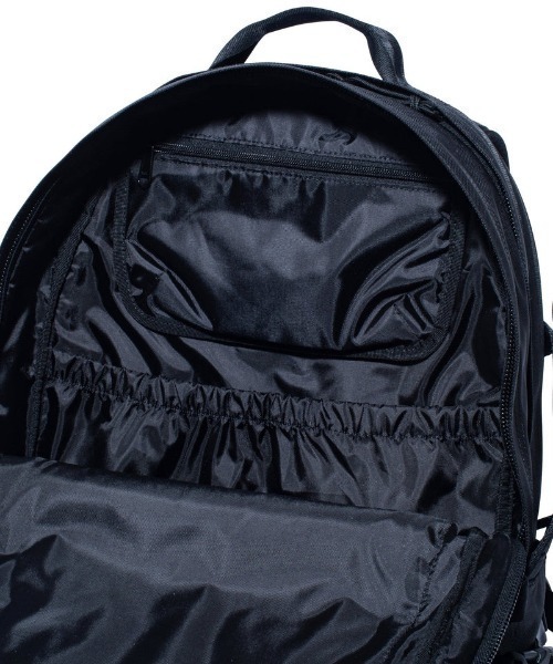 NEW ERA(ニューエラ)の「NEW ERA/ニューエラ バックパック CARRIER PACK キャリアパック 35L ブラック 251 14521349(バックパック/リュック・メンズ・ブラック・FREE)」の8枚目の写真