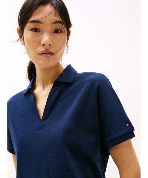 TOMMY HILFIGER(トミーヒルフィガー)の「リヨセルオープンネックリラックスポロ(ポロシャツ・レディース・ネイビー/レッド/ブルー・MEDIUM/SMALL/X-SMALL)」の11枚目の写真