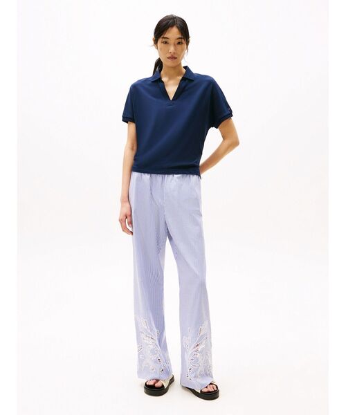 TOMMY HILFIGER(トミーヒルフィガー)の「リヨセルオープンネックリラックスポロ(ポロシャツ・レディース・ネイビー/レッド/ブルー・MEDIUM/SMALL/X-SMALL)」の12枚目の写真