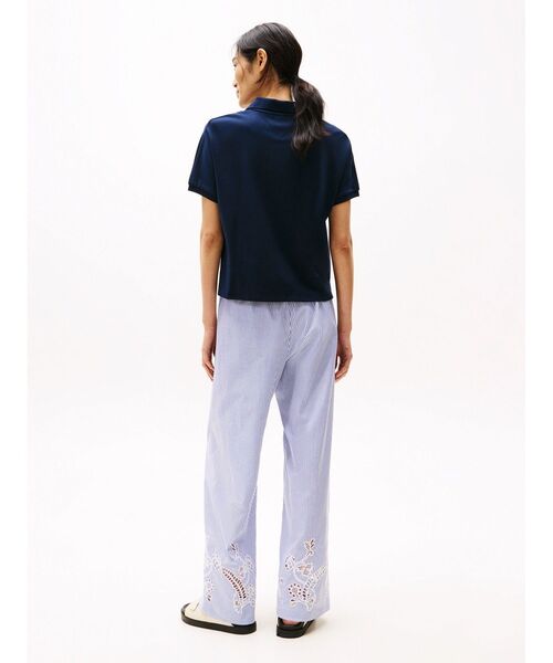 TOMMY HILFIGER(トミーヒルフィガー)の「リヨセルオープンネックリラックスポロ(ポロシャツ・レディース・ネイビー/レッド/ブルー・MEDIUM/SMALL/X-SMALL)」の13枚目の写真