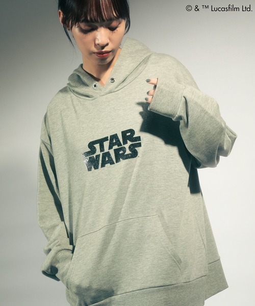 STAR WARS(スターウォーズ)の「STAR WARS/イントロプリントスウェットパーカー(パーカー・レディース・杢グレー・FREE)」の1枚目の写真