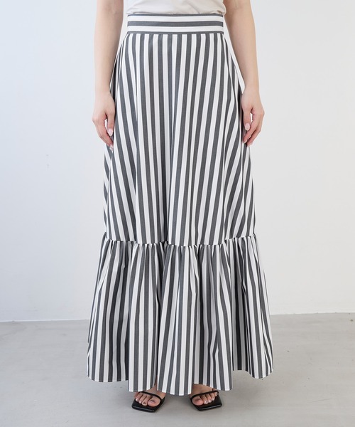 MICA&DEAL（マイカ＆ディール）の「ストライプマキシティアードスカート（スカート・レディース・ブラック・FREE）」の2枚目の写真