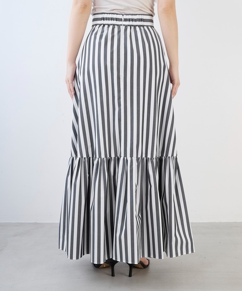 MICA&DEAL（マイカ＆ディール）の「ストライプマキシティアードスカート（スカート・レディース・ブラック・FREE）」の4枚目の写真