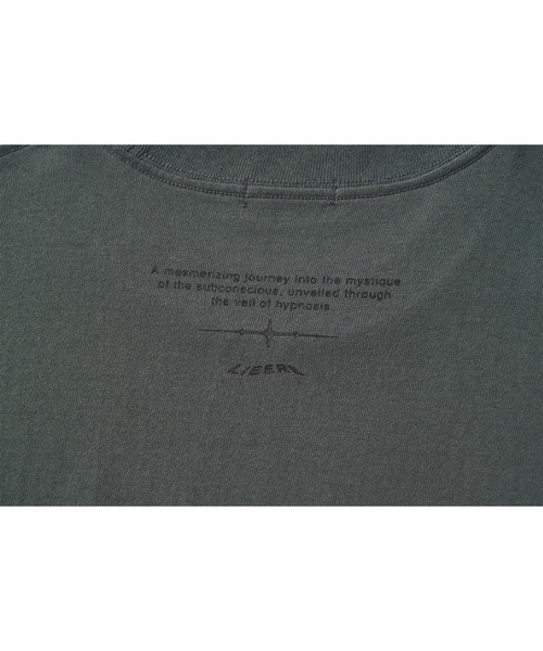 LIBERE(リベーレ)の「LIBERE リベーレ / MESSAGE T-SHIRT メッセージグラフィックプリントポケットTシャツ ポケT / 251205-251206(Tシャツ/カットソー・メンズ・チャコール/ブラック・LARGE/MEDIUM/SMALL)」の5枚目の写真
