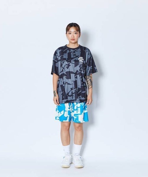 AKTR(アクター)の「AKTR CUT-UP CAMO AKT LOCAL LOOSE FIT SP TEE(アクター カットアップ カモ AKT ローカル ルーズフィット SP ティー)(Tシャツ/カットソー・メンズ・ブラック系/ブルー系・MEDIUM/LARGE/X-LARGE/XX-LARGE)」の3枚目の写真